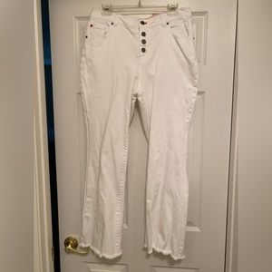 NWOT Peace, Love World White Frayed Hem Jeans